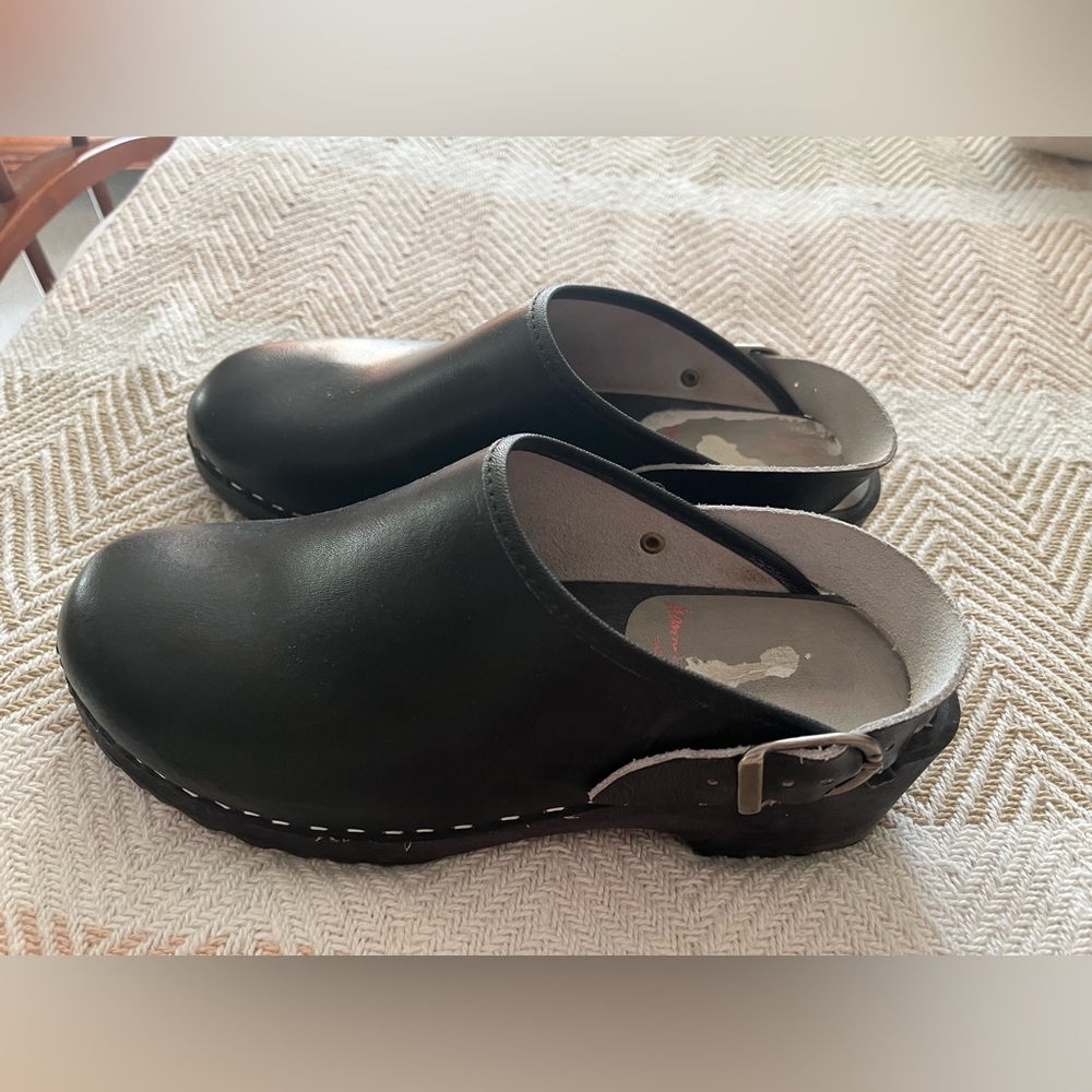 Hanna Andersson Black Clogs Size 38